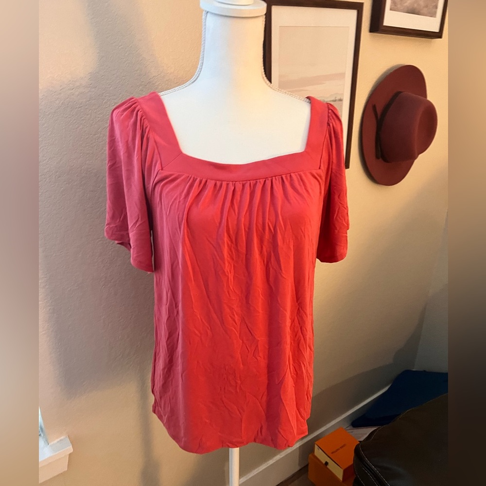 Loft square neck baby doll tee. Size medium excellent condition Softest material